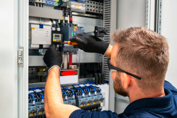 Best Circuit Breaker Repair  in Carlton, OR